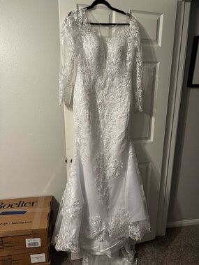 Long-Sleeve White Lace Bridal Gown